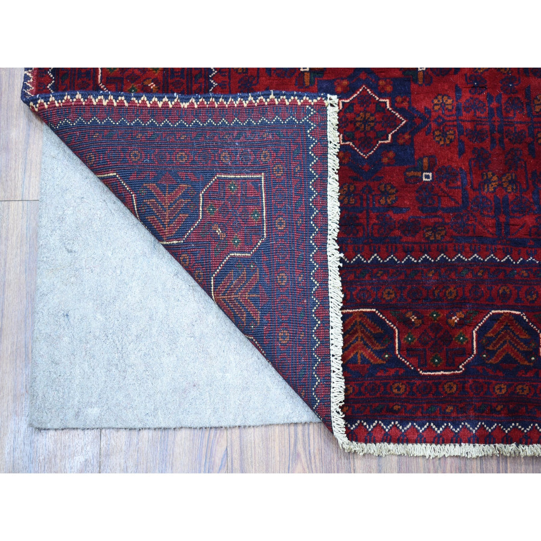 Handmade Tribal & Geometric Area Rug > Design# CCSR68070 > Size: 3'-10" x 5'-9"